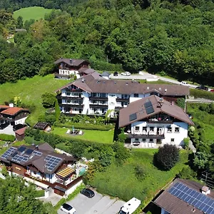 hotel-restaurant-cafe-neu-meran.com-bavaria.com/